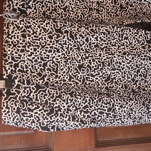 Neiman Marcus Black and White Pants -size 10 - Picture 2 of 2